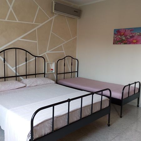 Ferienwohnung Casa Vacanze Il Fiore Di Loto Zibido San Giacomo Exterior foto